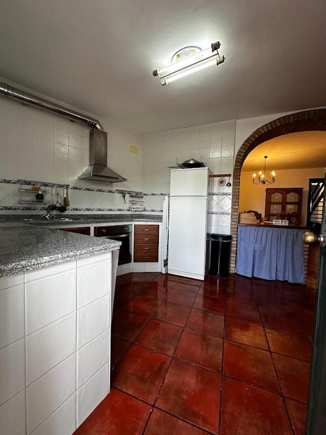 Espaciosa Y Elegante Casa Rural En Los Marines Ngoại thất bức ảnh