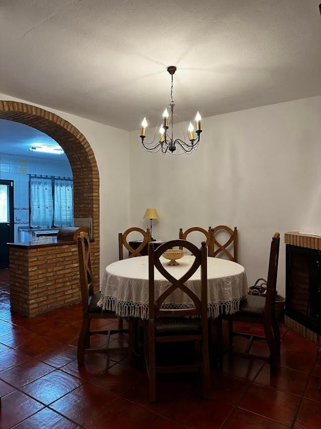 Espaciosa Y Elegante Casa Rural En Los Marines Ngoại thất bức ảnh
