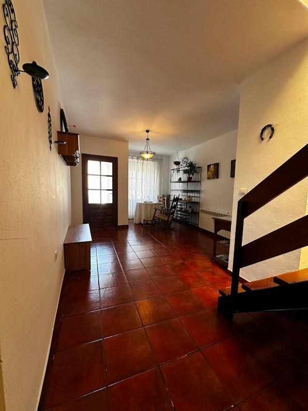 Espaciosa Y Elegante Casa Rural En Los Marines Ngoại thất bức ảnh